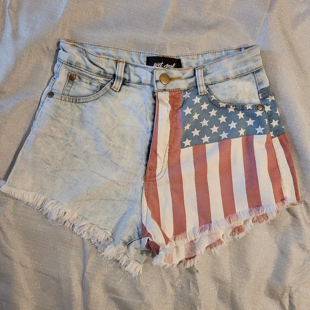 Wet Seal american flag shorts